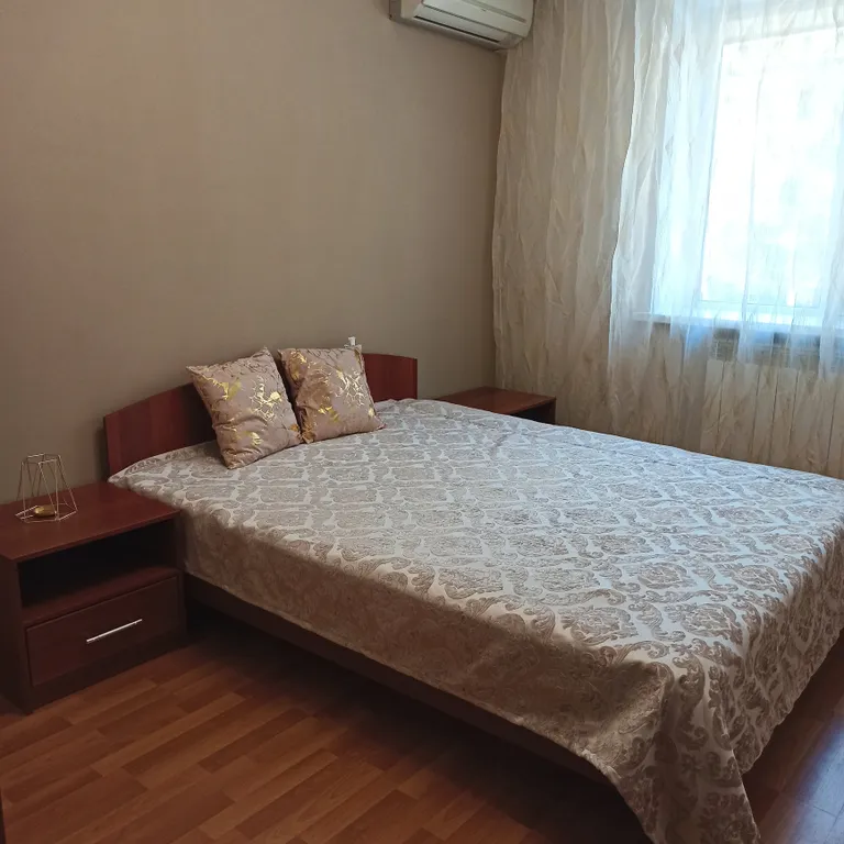 Квартира Двухкомнатная квартира в центре — Саратов