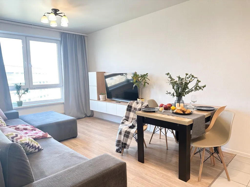 Светлая полноценная изолированная двухкомнатная квартира