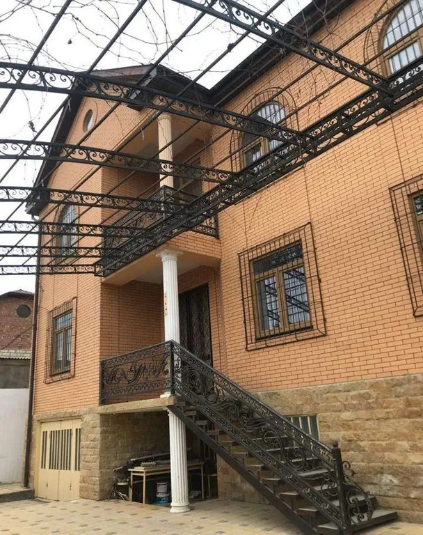 Коттедж 8-комнатный Дом — аренда посуточно в Каспийск