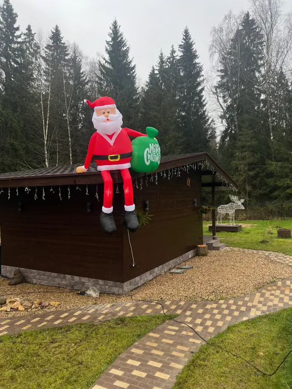 Уютный дом у леса