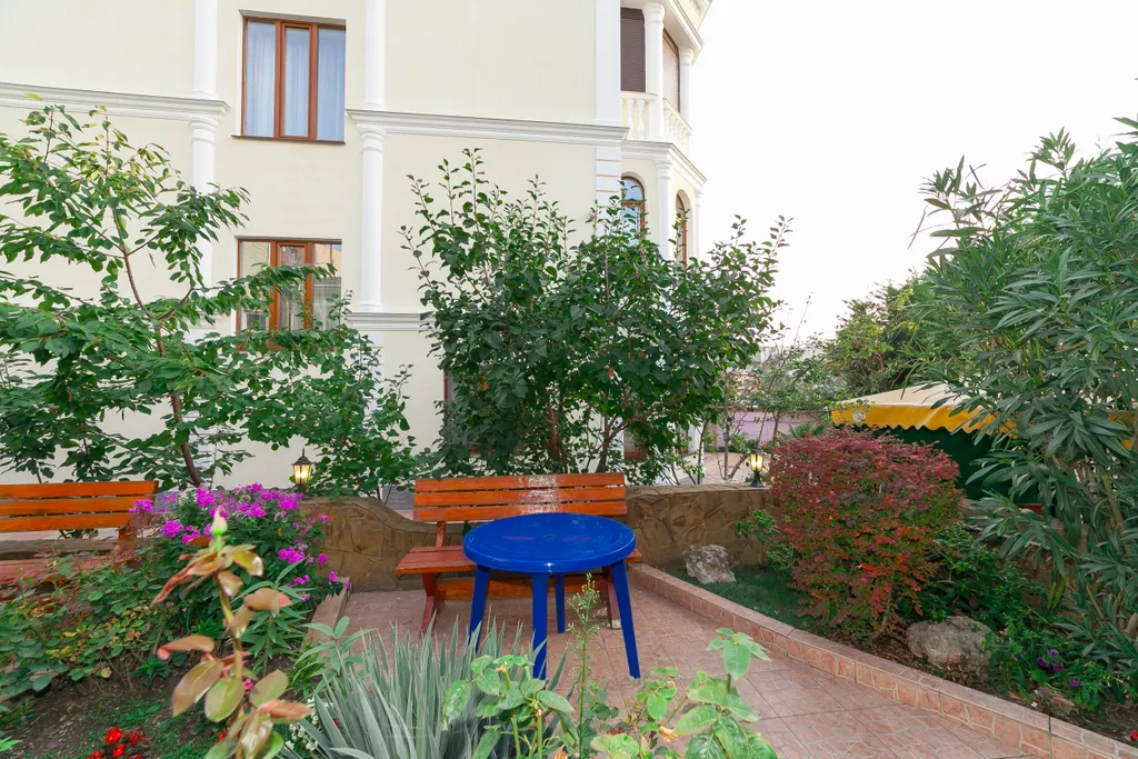 Уютные апартаменты с двориком в центре города