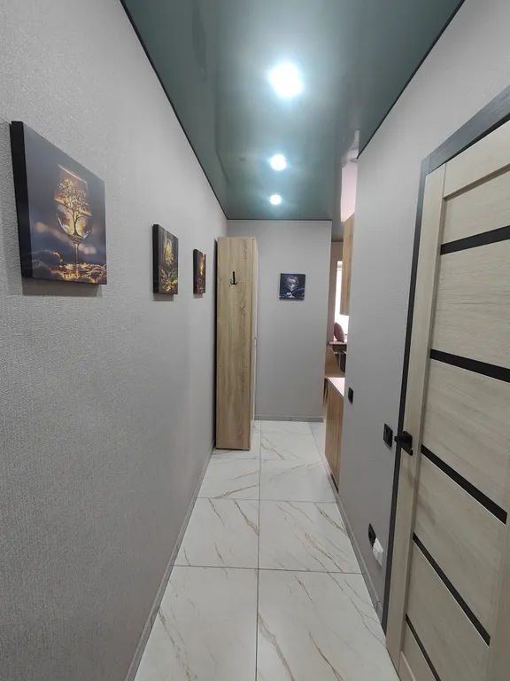 Квартира Потрясающая Студия напротив Терминала в центре Нефтяников — Омск