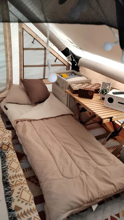 Глемпинго плот на Селигере у монастыря