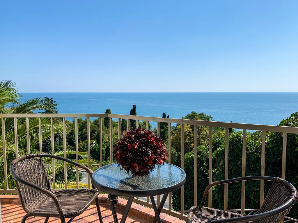 Коттедж Бассейн. Живописный вид на море — аренда посуточно в Сочи