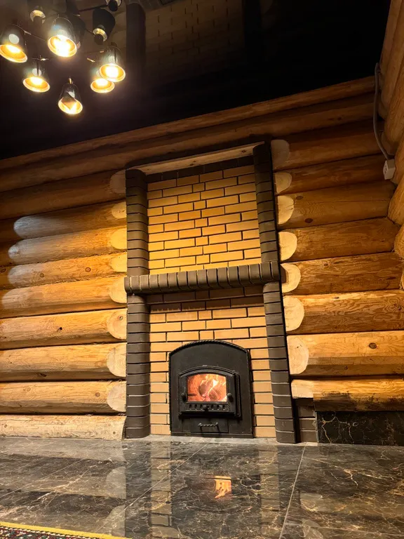 Большой дом с русской баней на дровах и чаном в Зелёном городе