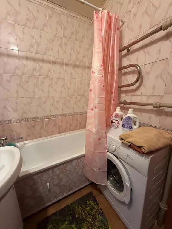 Квартира теплая, расположение центр, большой балкон