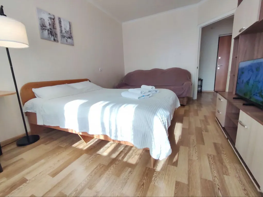 Уютнaя cветлaя квартира в центре рядом с парком Победы