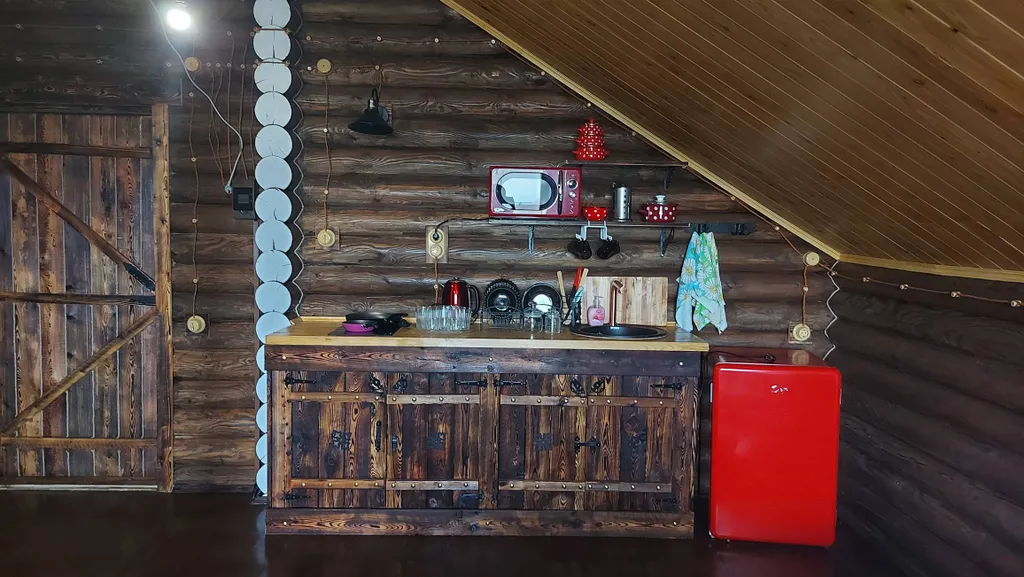 Сруб большой второй этаж с балконом и видом на бассейн