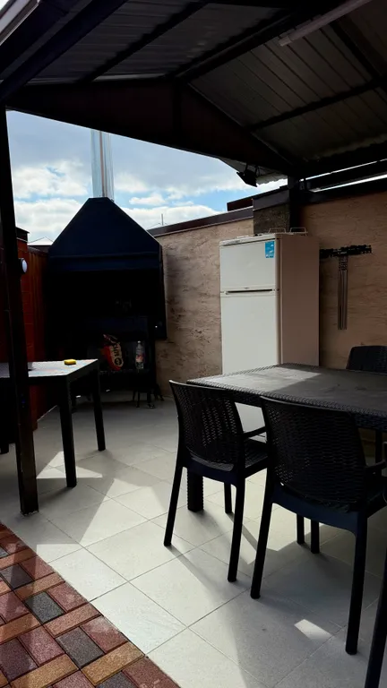 Дом с бассейном и баней