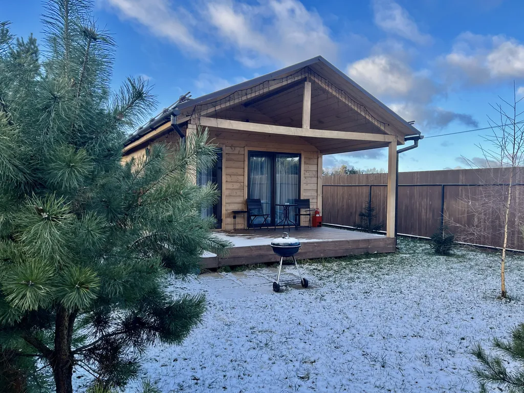 Коттедж для двоих в лесу у пруда