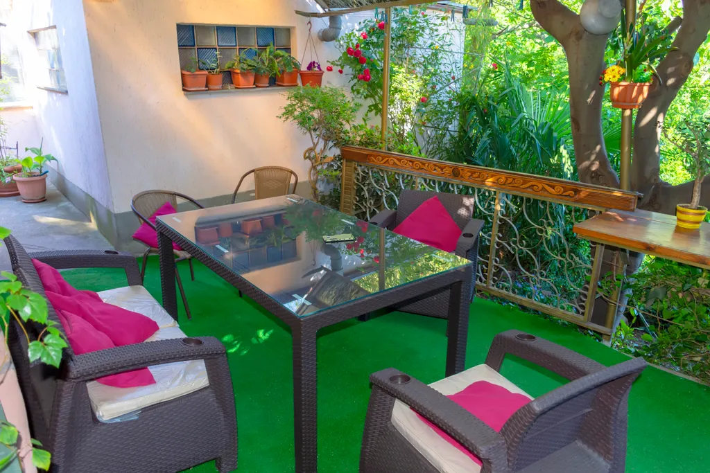 Дом с персональным двором, садом и зоной отдыха