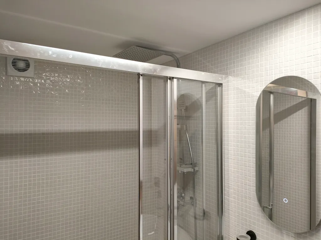 Коттедж Четырёхместный барнхаус на берегу озера — Плодовое