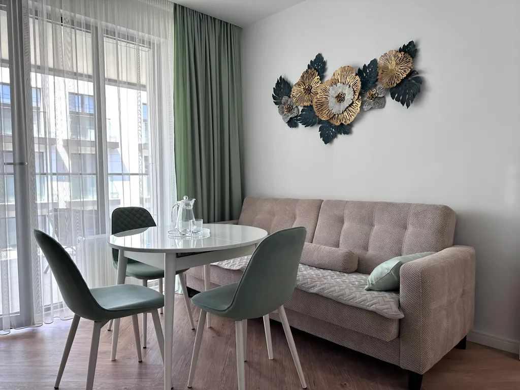 Апартаменты с отдельной спальной, террасой и видом на бассейн