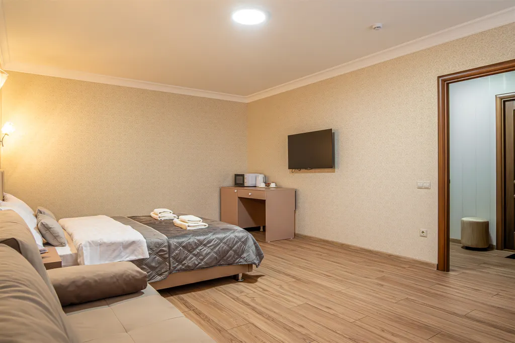 Большой двухместный номер с дополнительным спальным местом