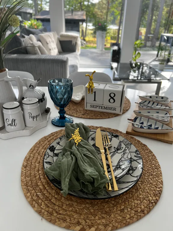 Стильный дом на берегу Ладожского озера с панорамным видом