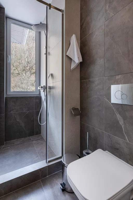 Стильный номер с балконом и кухонной зоной