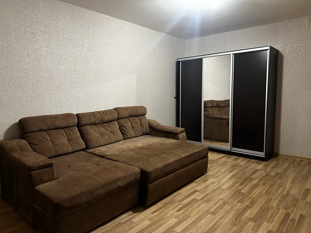 Уютная чистая квартира в лучшем микрорайоне города — аренда посуточно в Старый Оскол