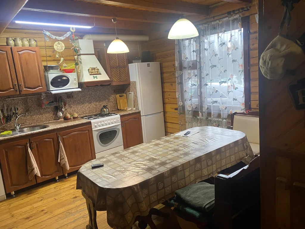 Коттедж Дом бревенчатый с баней — Москва