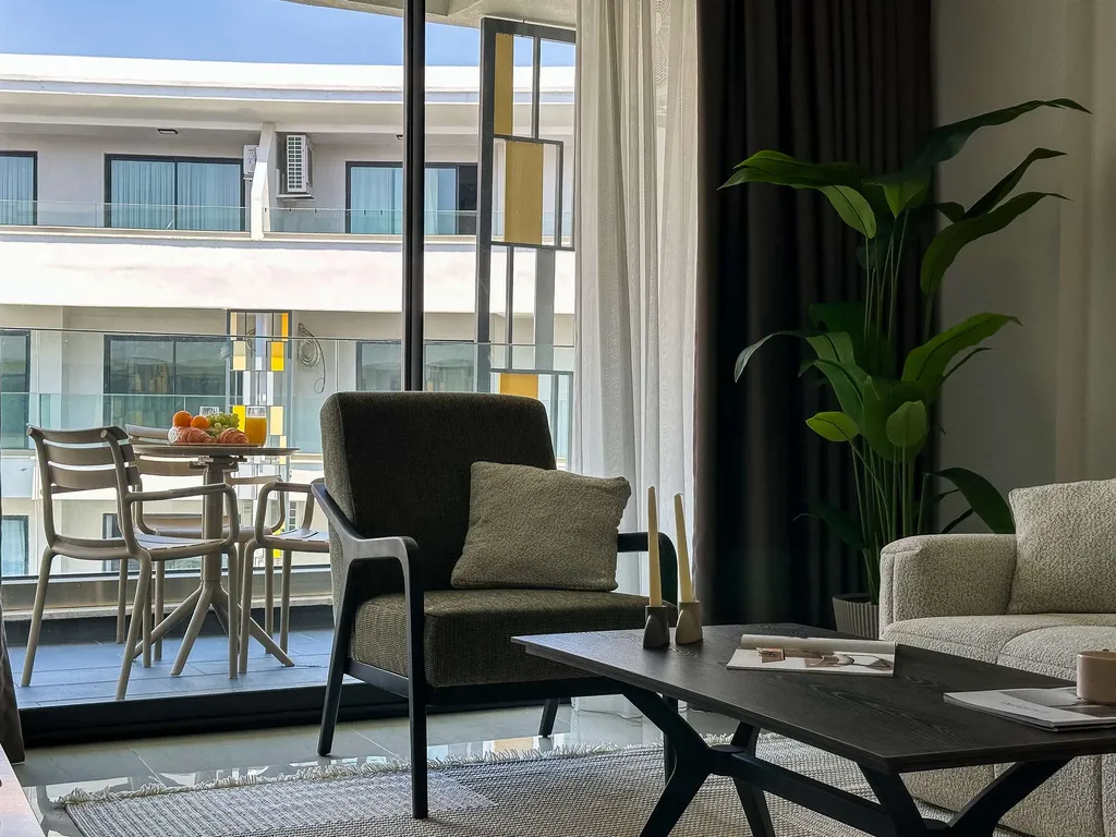 Azura World E с премиум инфраструктурой