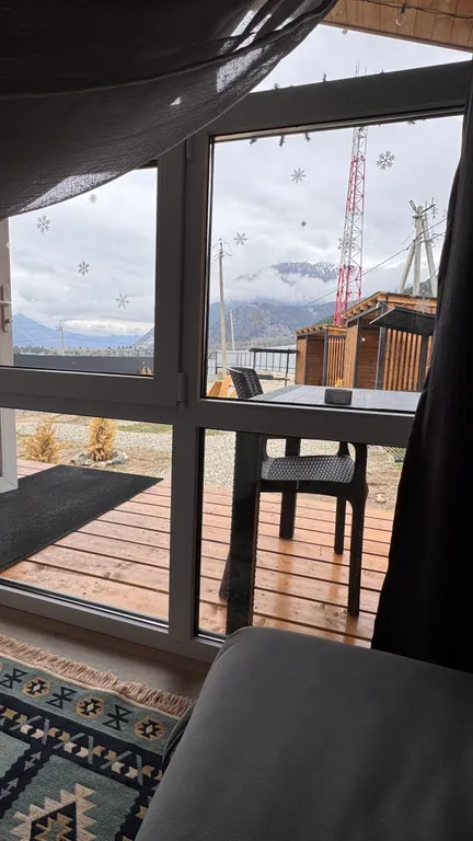 Уютный домик с видом на горы