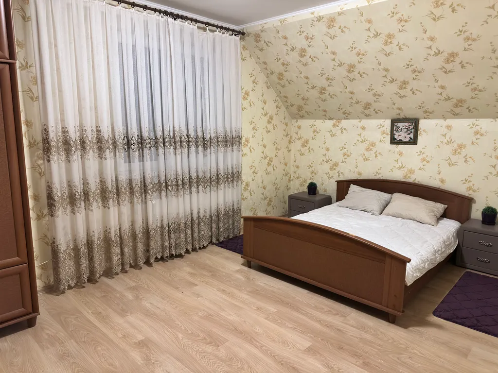 Частный дом с камином