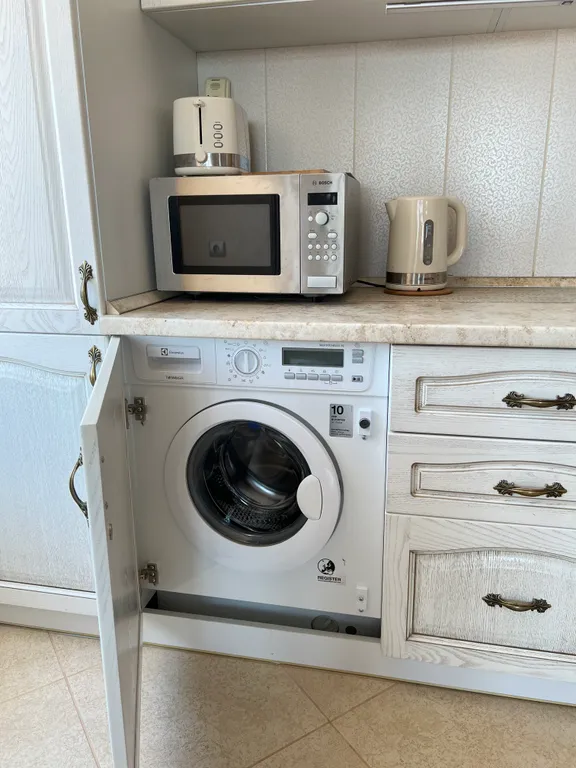 Апартаменты на первой береговой линии с боковым видом на море