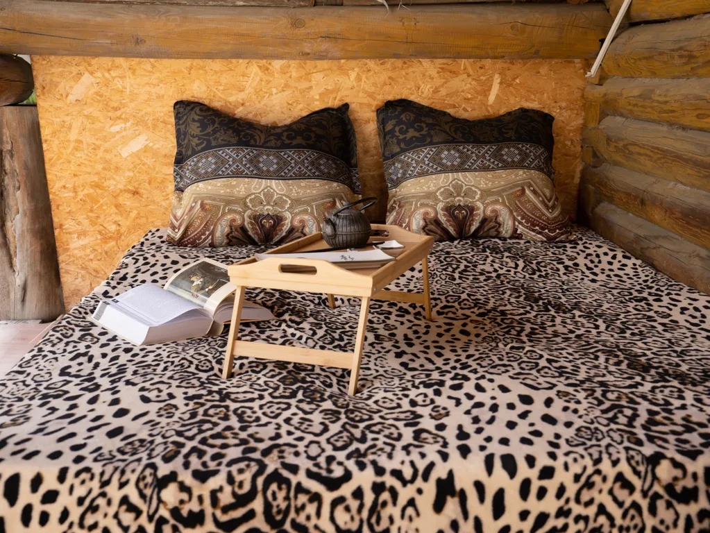 Двухэтажный срубовый гостевой домик с русской баней на дровах и купель