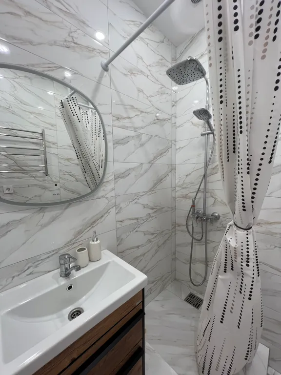 Тихая студия с видом на горы в далеко от суеты