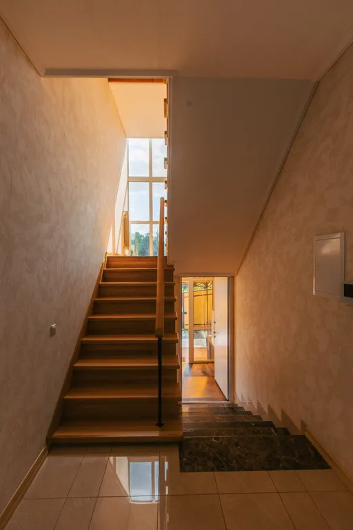 Современный дом в тихом месте