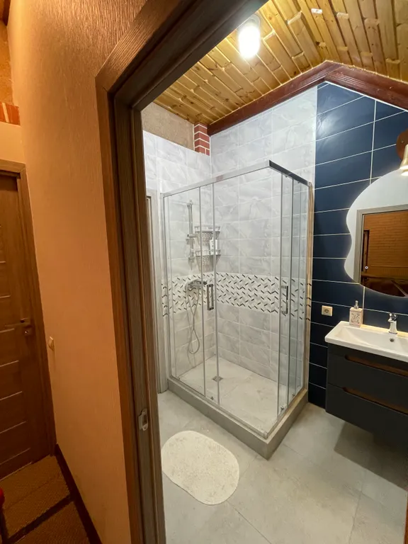 Номер на троих, а/порт внуково 15 минут, с ванной и гаражом