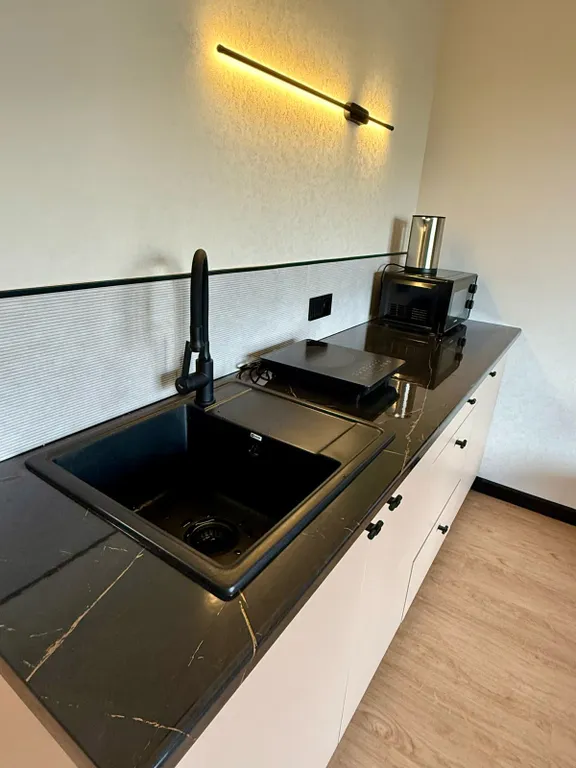 Студия УНИК АПАРТ на Космической рядом со школой МЧС