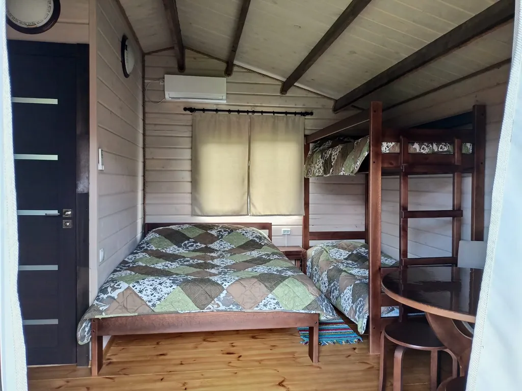 Четырехместный улучшенный гостевой дом с видом на горы 5