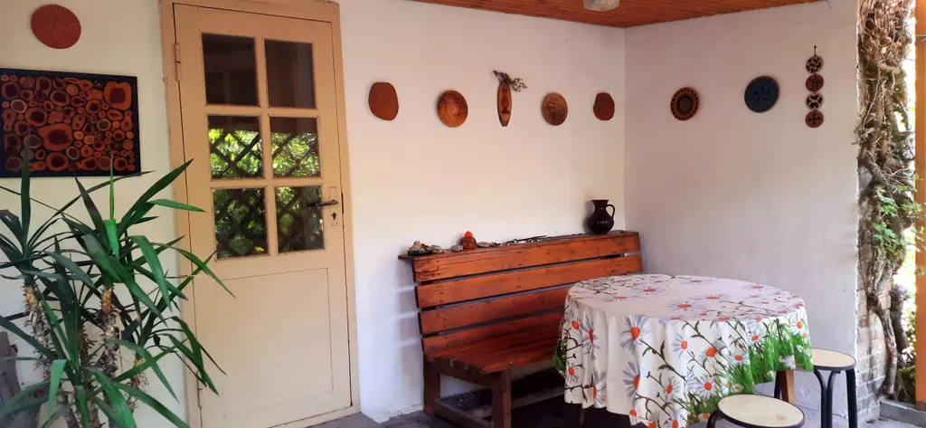 Просторный  дом в исторической части города, уютный сад