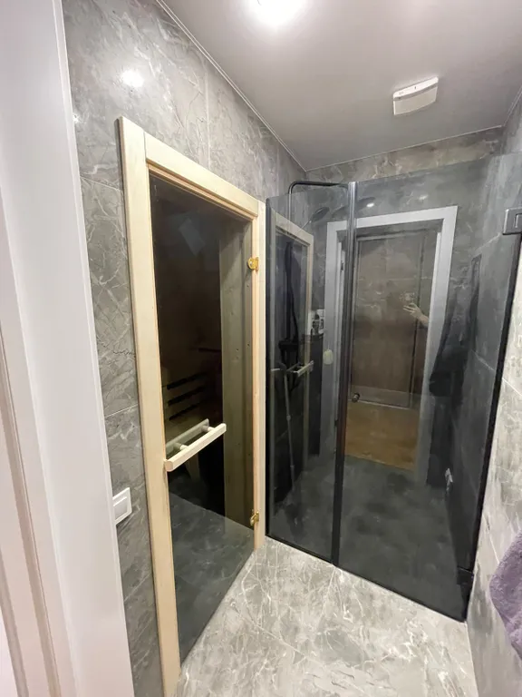 Коттедж Дом А-frame в хвойном лесу — Половина