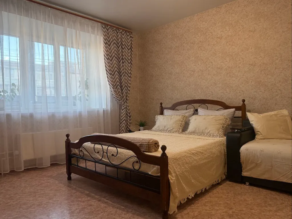 Квартира с удобствами до 10 гостей — аренда посуточно в Воронеж