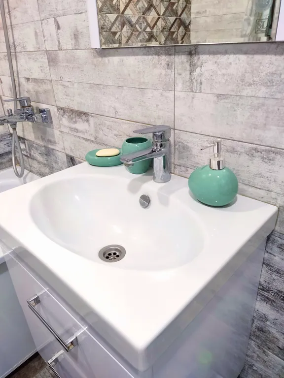 Комфортная трехкомнатная квартира в центре на Полежаева