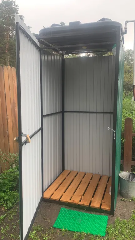 Живописный дом на природе недалеко от города