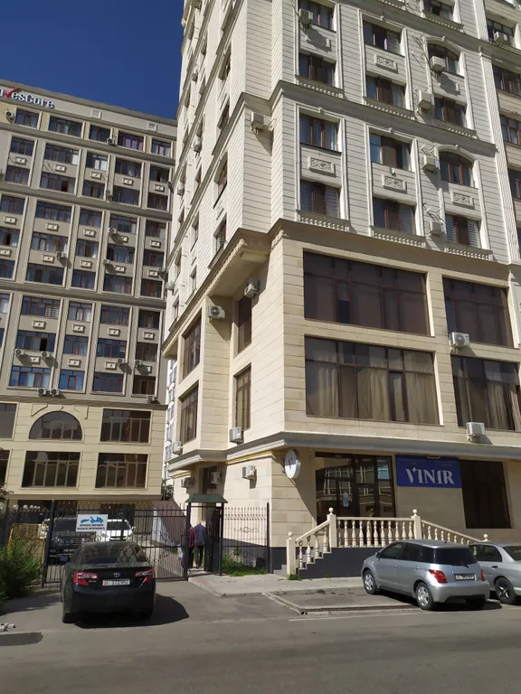 Квартира в центре с видом на Белый дом и горы