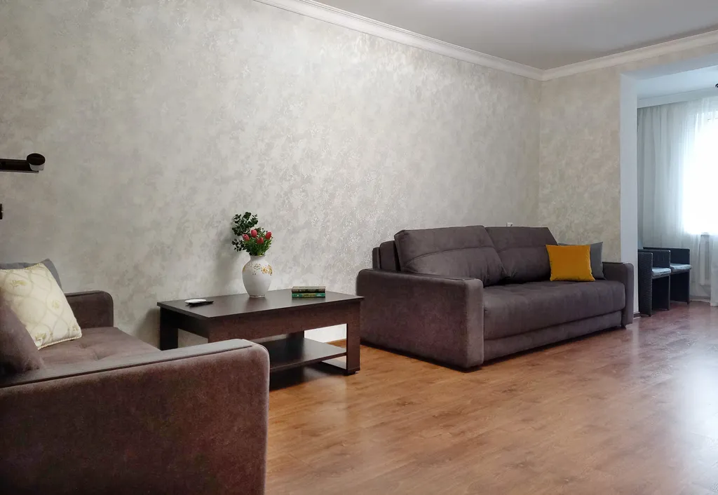 Апартамент напротив парка Победы, с отдельным двором, гараж