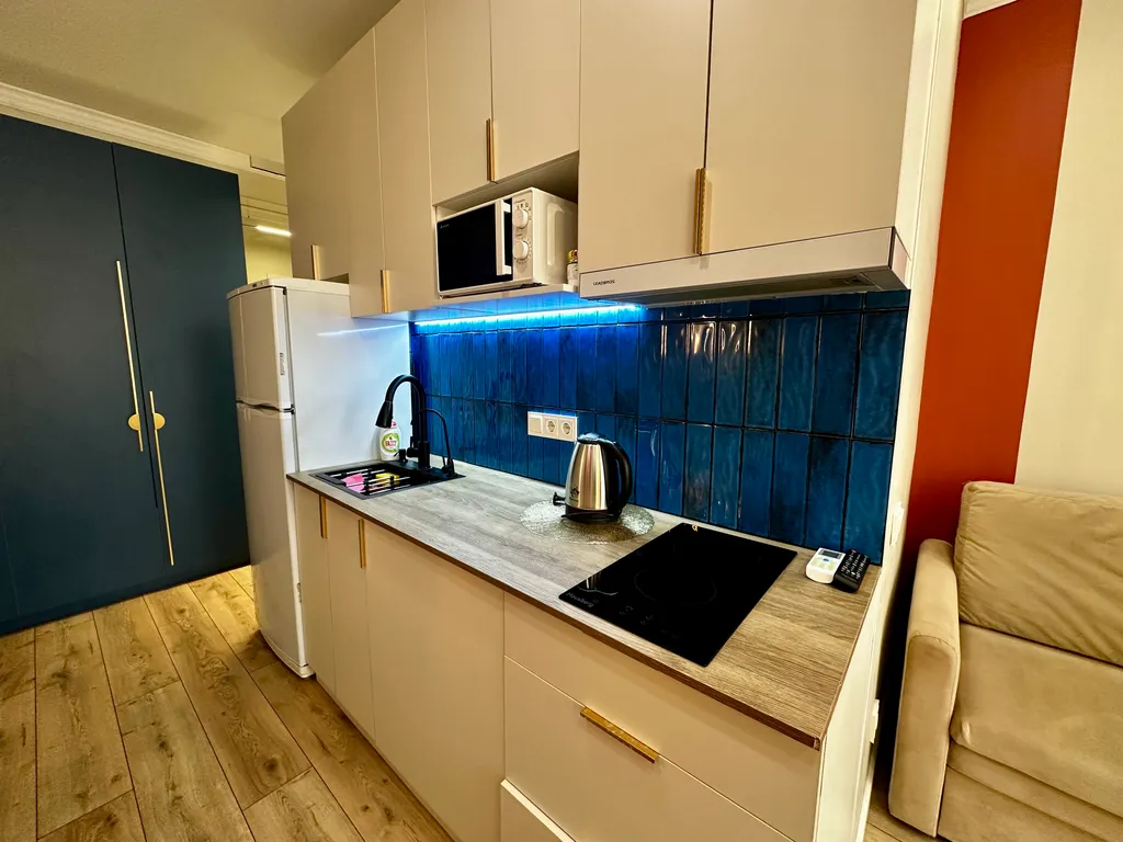 Уютная студия у станции метро в центре города