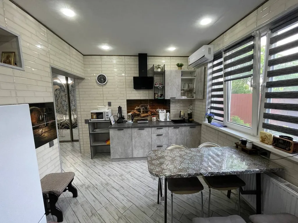 Квартира Лучшее предложение!!! Комфортный домик ( студия) с беседкой для отдыха — Лабинск