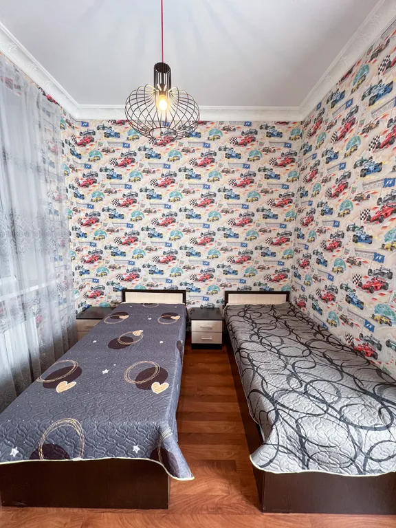 Дом с беседками