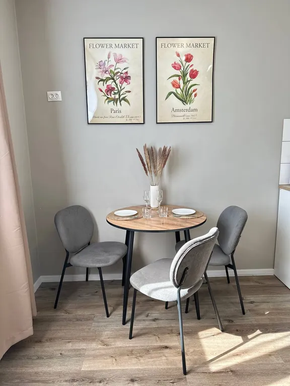 Квартира с кондиционером, видом на реку и удобным расположением