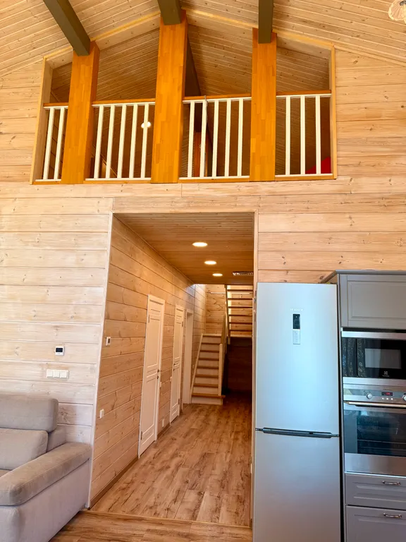 Домик с озером