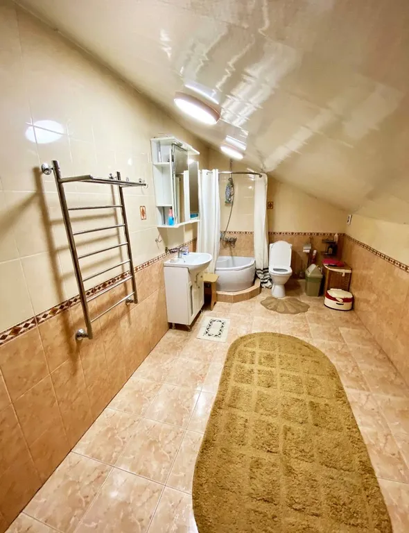 Дом с баней и бассейном