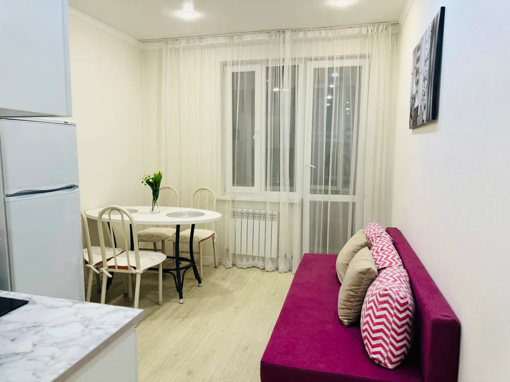 Квартира находится в центре в жилом комплексе атлант