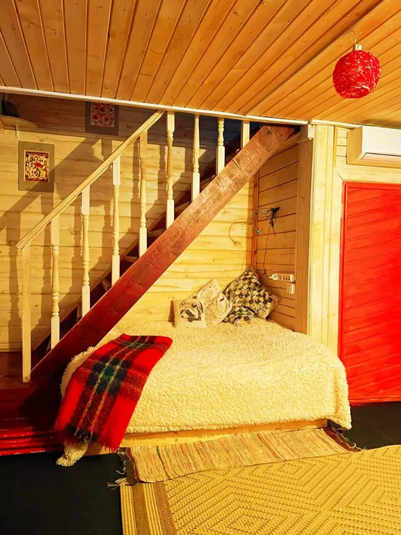 Вишнёвый домик в Махре