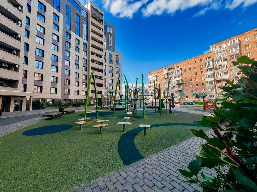 4 Угла: Тот самый ЖК колизей на набережной, М.Горького, 150