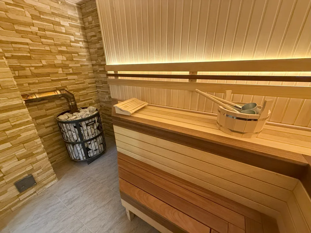 Новый уютный дом с баней у леса