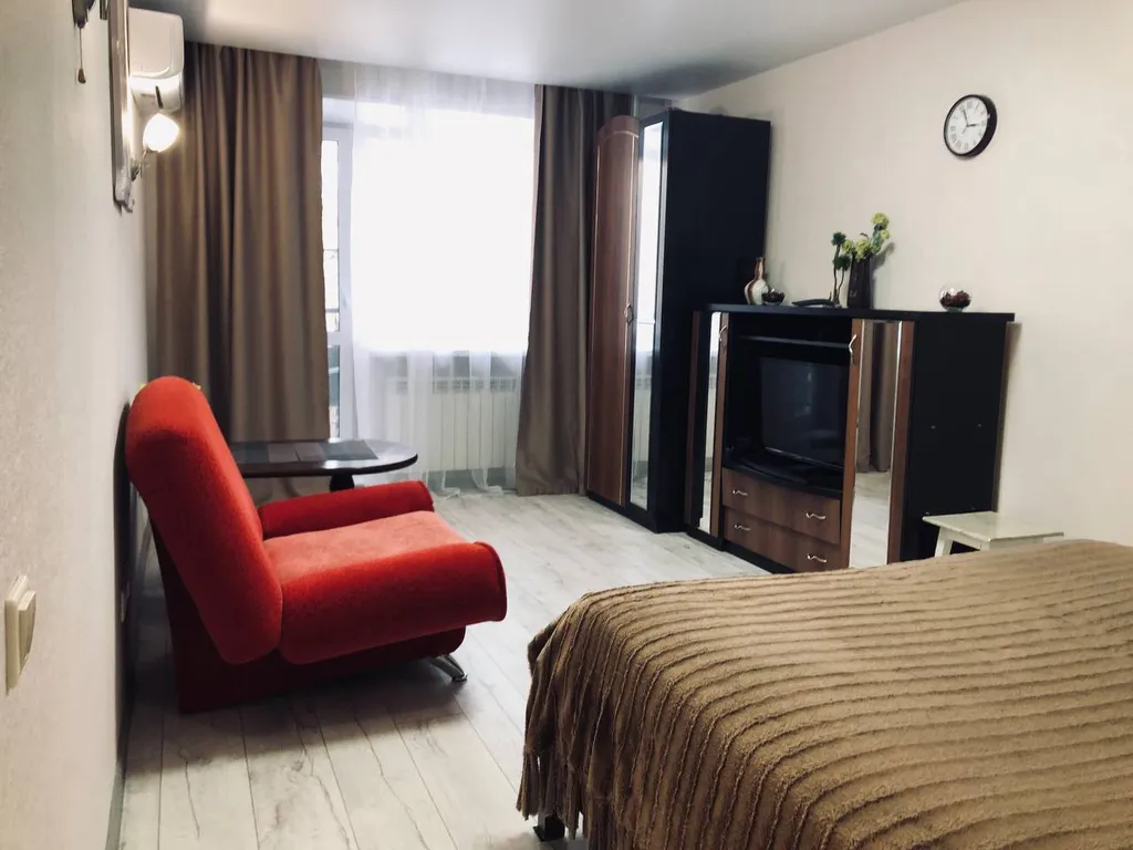 Уютная 1-комнатная квартира в центре города — аренда посуточно в Омск